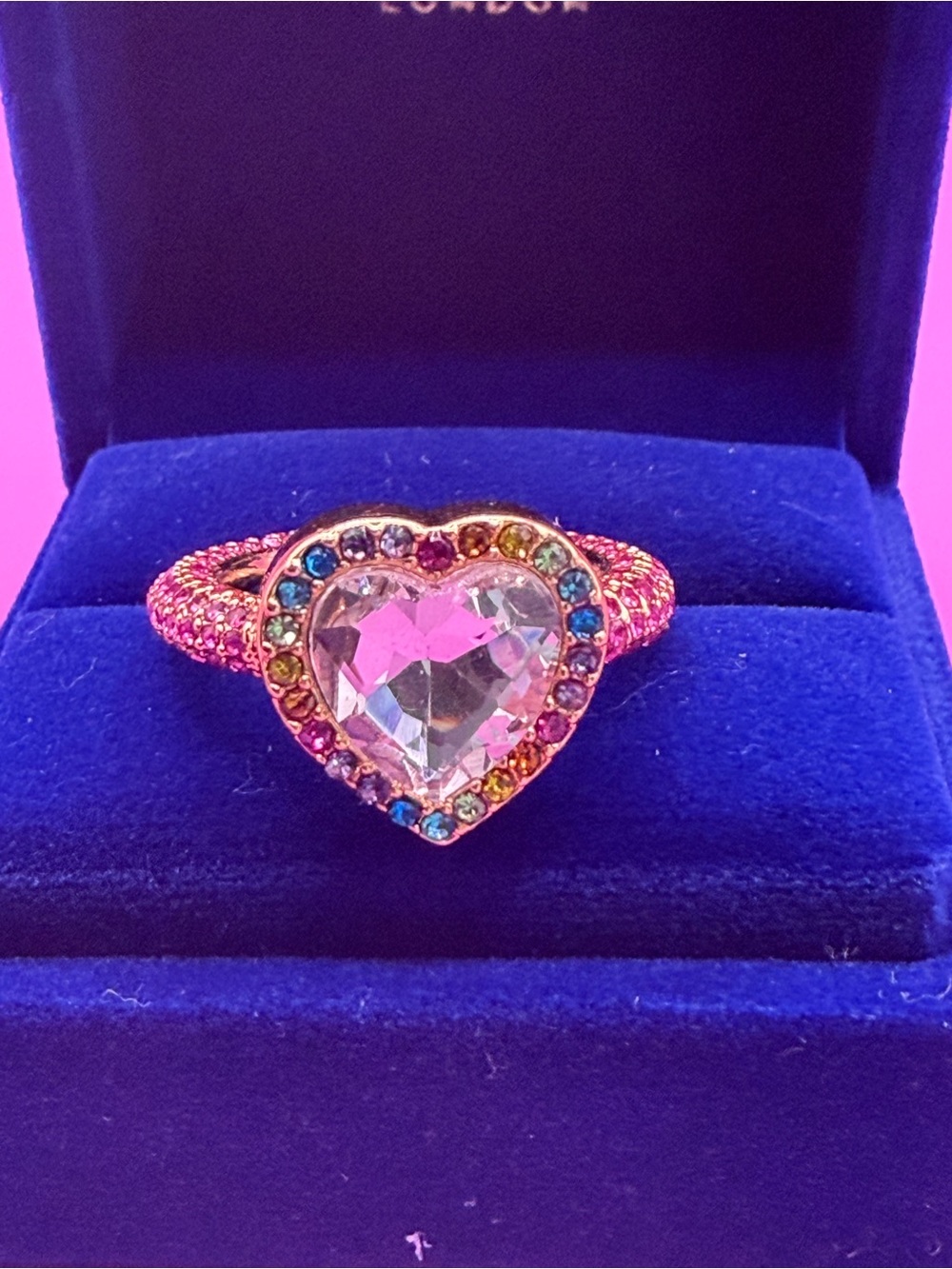 Kurt Geiger London Crystal Heart Cocktail Ring - size 7 - Picture 2 of 7